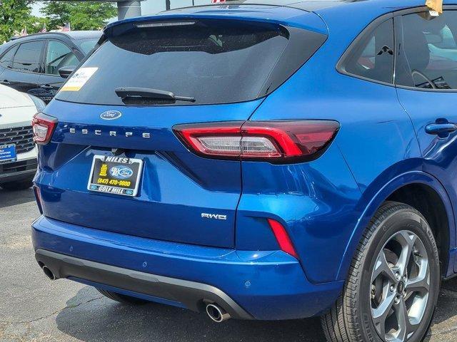 Photo of 2023 Atlas Blue Metallic Ford Escape
