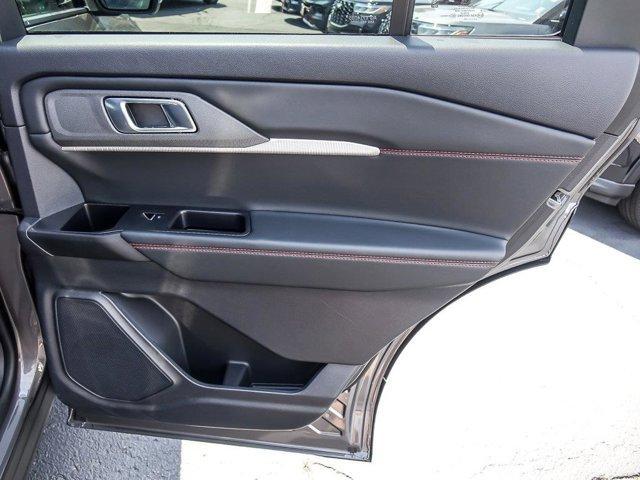 Photo of 2025 Carbonized Gray Metallic Ford Explorer