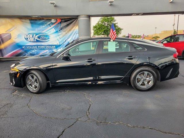 Photo of 2021 Ebony Black Kia K5
