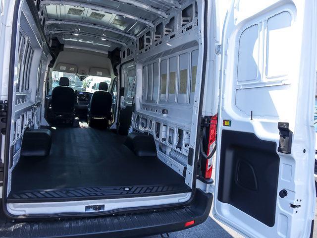 Photo of 2022 Oxford White Ford Transit-350