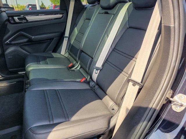Photo of 2022 Jet Black Metallic Porsche Cayenne