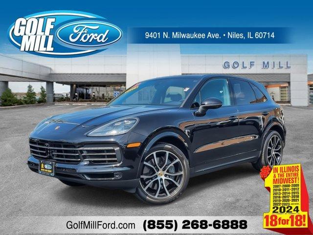 Photo of 2022 Jet Black Metallic Porsche Cayenne