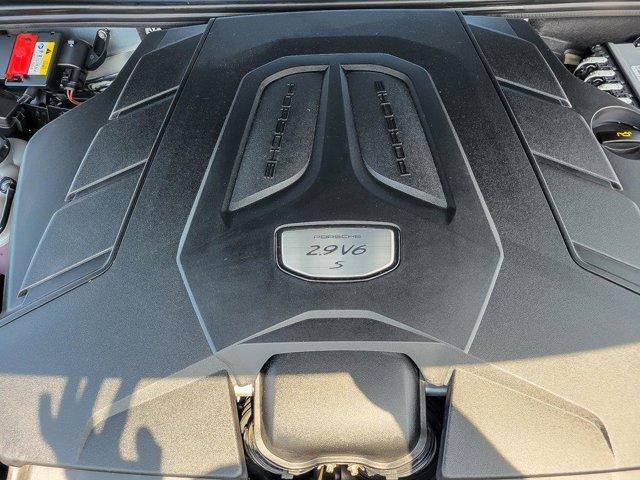 Photo of 2022 Jet Black Metallic Porsche Cayenne