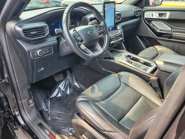 Photo of 2021 Agate Black Metallic Ford Explorer