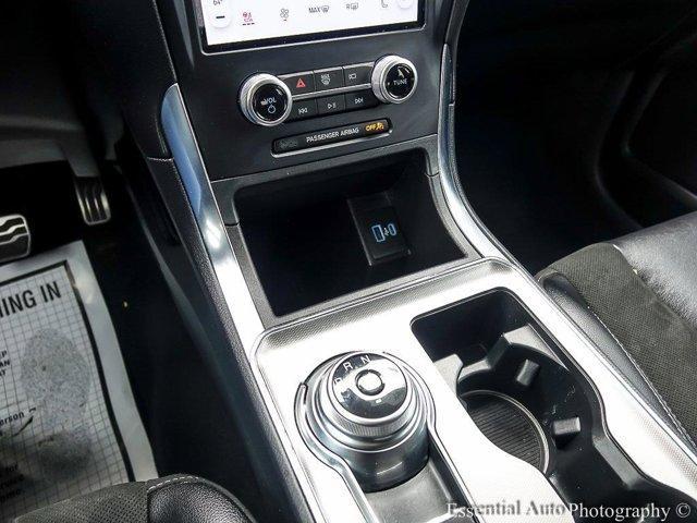 Photo of 2022 Rapid Red Metallic Tinted Clearcoat Ford Edge