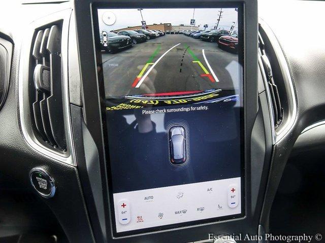 Photo of 2022 Rapid Red Metallic Tinted Clearcoat Ford Edge