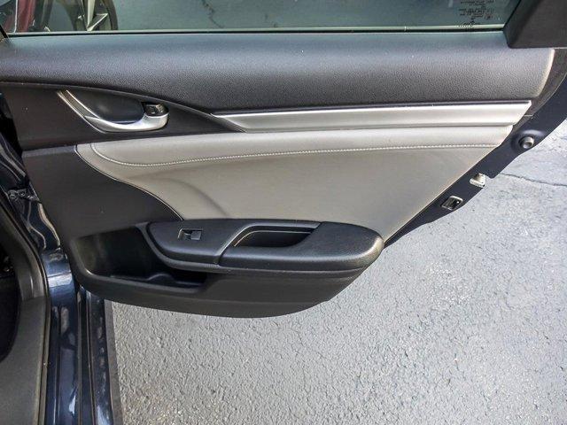 Photo of 2019 Platinum White Pearl Honda Civic
