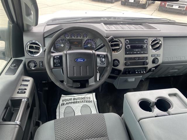 Photo of 2016 Oxford White Ford F-250
