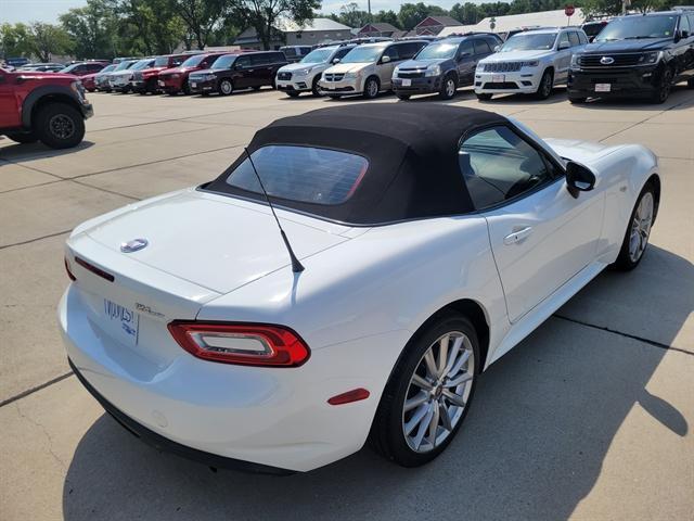 Photo of 2017 Bianco Gelato White FIAT 124 Spider