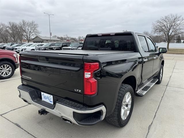 Photo of 2021 Mosaic Black Metallic Chevrolet Silverado 1500