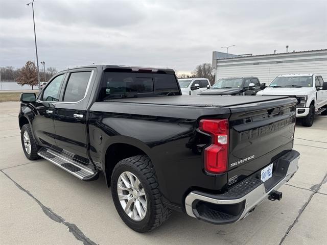 Photo of 2021 Mosaic Black Metallic Chevrolet Silverado 1500