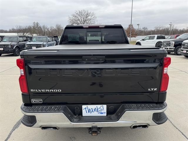 Photo of 2021 Mosaic Black Metallic Chevrolet Silverado 1500