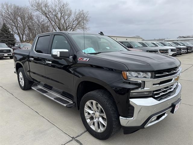 Photo of 2021 Mosaic Black Metallic Chevrolet Silverado 1500