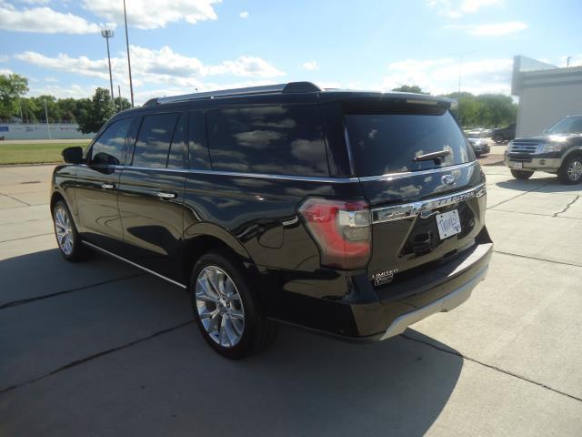 Photo of 2018 Shadow Black Ford Expedition Max