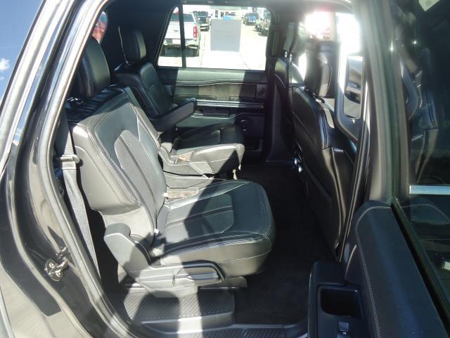 Photo of 2018 Shadow Black Ford Expedition Max