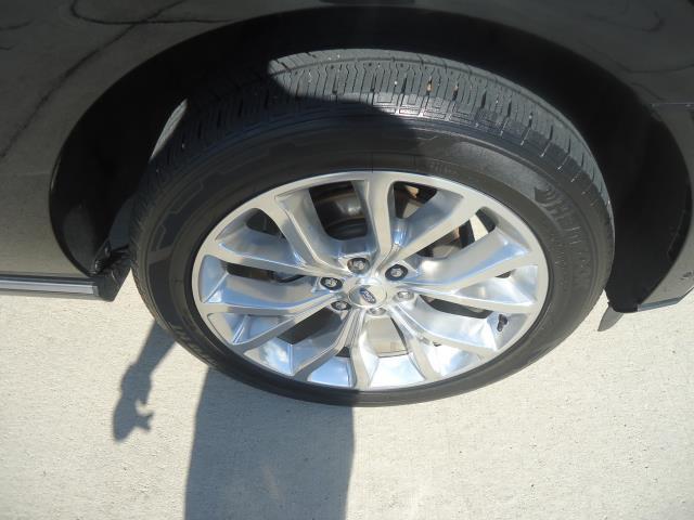 Photo of 2018 Shadow Black Ford Expedition Max
