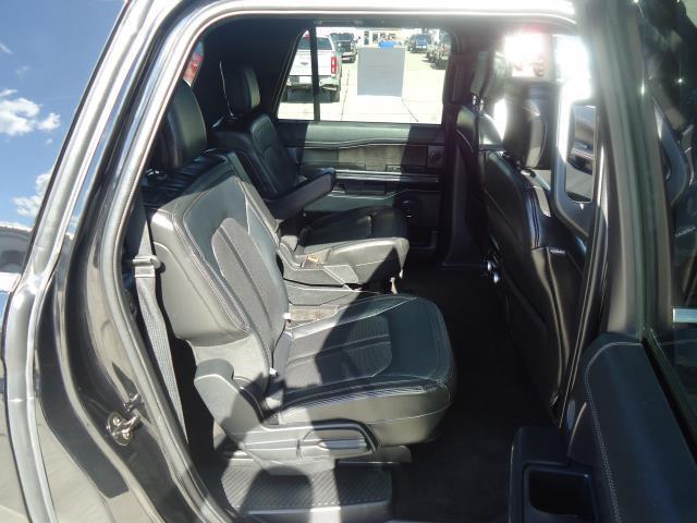 Photo of 2018 Shadow Black Ford Expedition Max
