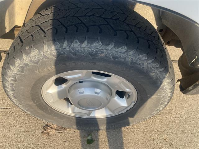Photo of 2010 White Ford F-250