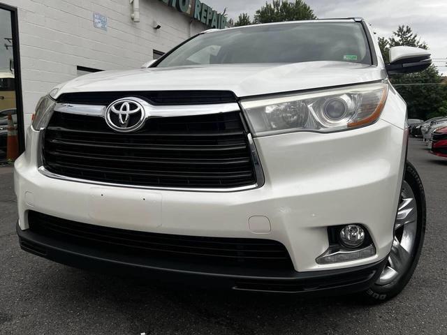Photo of 2015 Blizzard Pearl Toyota Highlander
