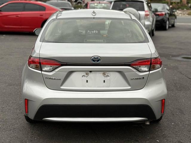 Photo of 2022 Classic Silver Metallic Toyota Corolla Hybrid