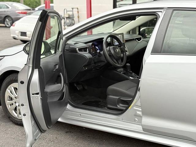 Photo of 2022 Classic Silver Metallic Toyota Corolla Hybrid