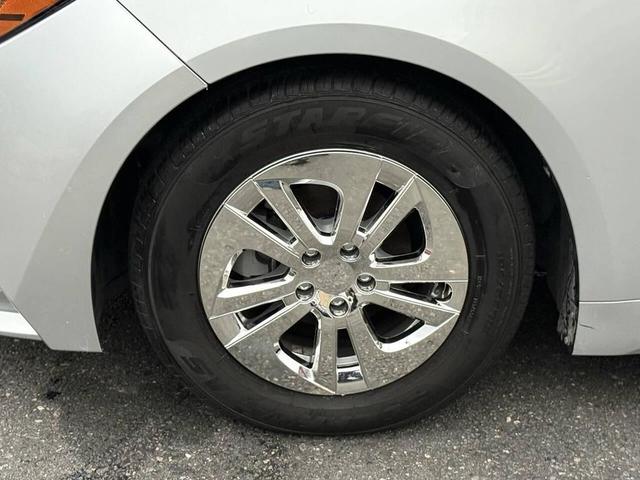 Photo of 2022 Classic Silver Metallic Toyota Corolla Hybrid