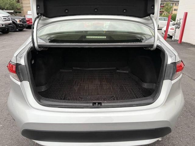 Photo of 2022 Classic Silver Metallic Toyota Corolla Hybrid