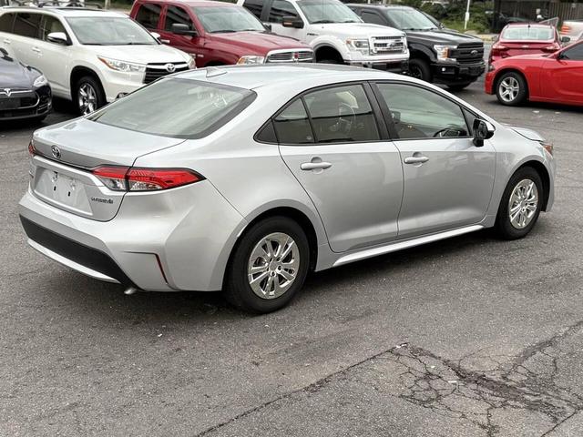 Photo of 2022 Classic Silver Metallic Toyota Corolla Hybrid