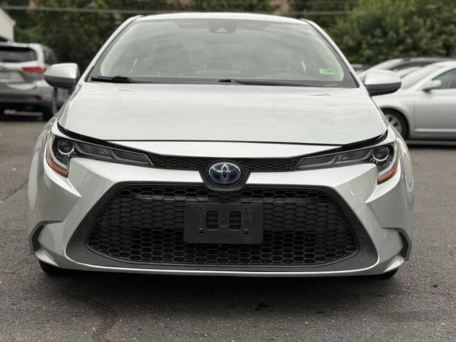 Photo of 2022 Classic Silver Metallic Toyota Corolla Hybrid