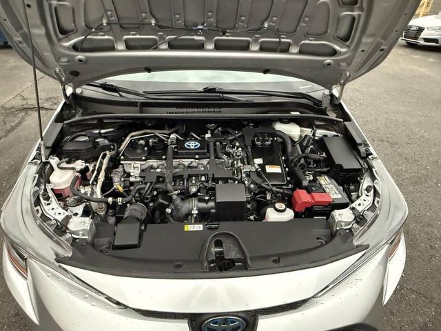 Photo of 2022 Classic Silver Metallic Toyota Corolla Hybrid