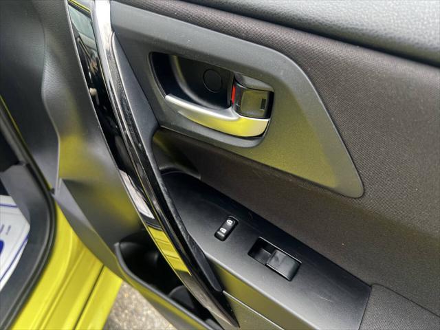 Photo of 2017 Spring Green Toyota Corolla iM