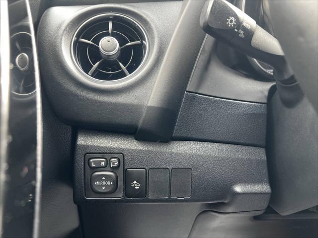 Photo of 2017 Spring Green Toyota Corolla iM