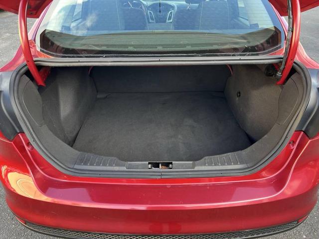 Photo of 2012 Red Ford Focus