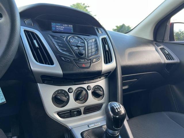 Photo of 2012 Red Ford Focus