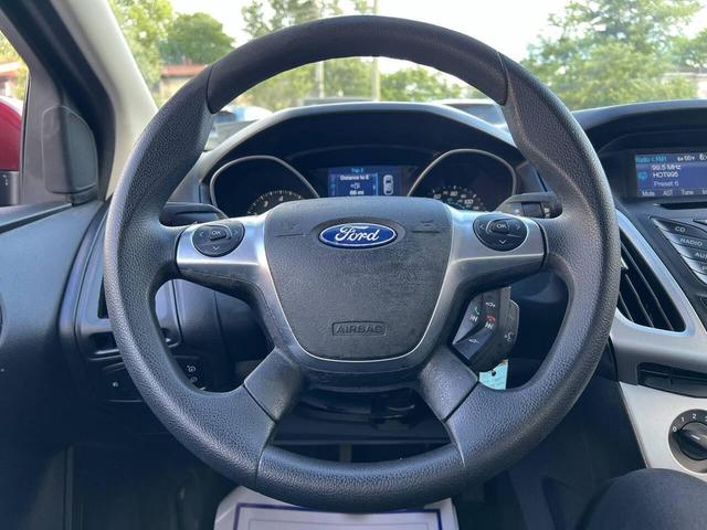 Photo of 2012 Red Ford Focus