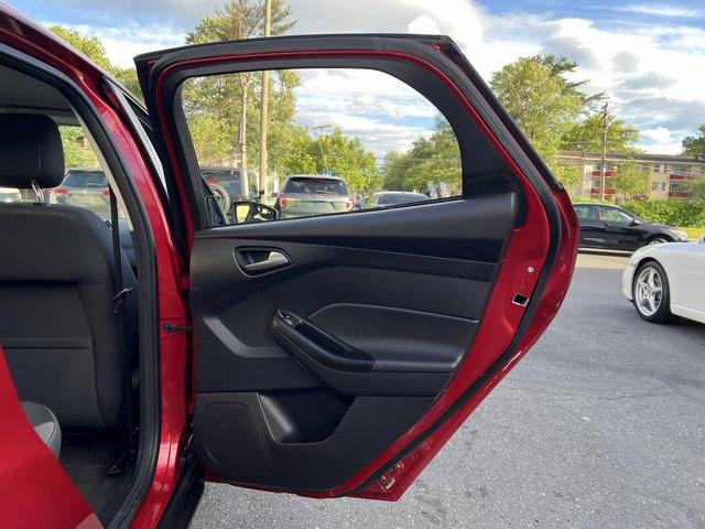 Photo of 2012 Red Ford Focus