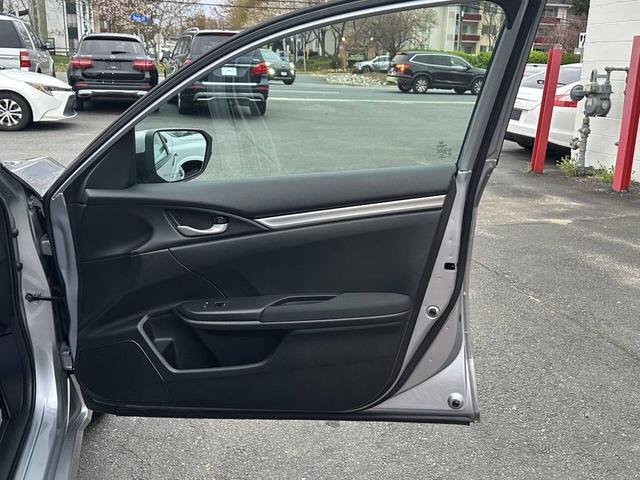 Photo of 2017 Black Honda Civic