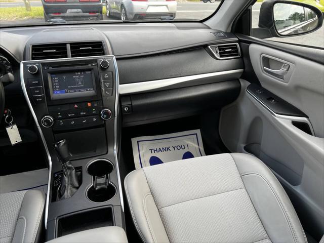 Photo of 2017 Gray Toyota Camry