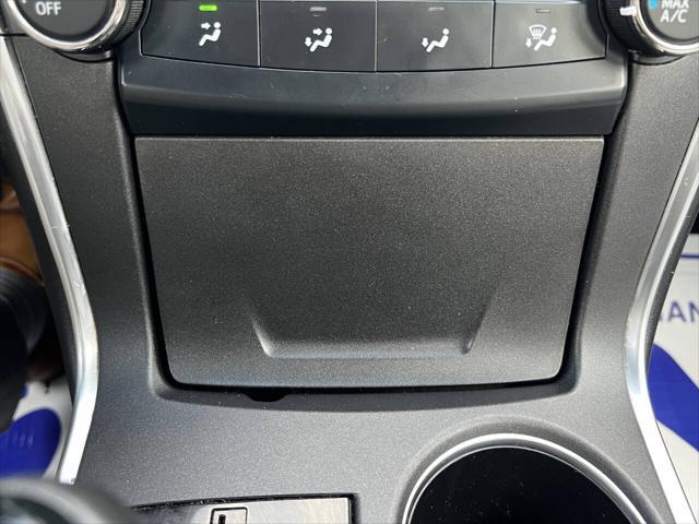 Photo of 2017 Gray Toyota Camry