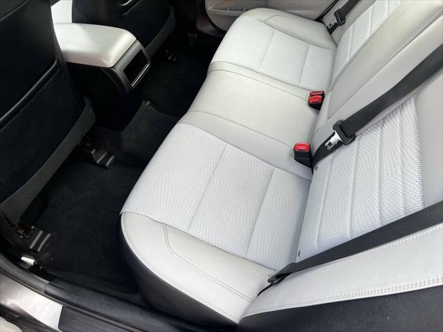 Photo of 2017 Gray Toyota Camry