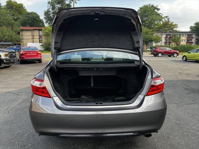Photo of 2017 Gray Toyota Camry