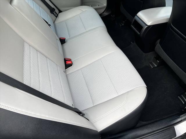 Photo of 2017 Gray Toyota Camry