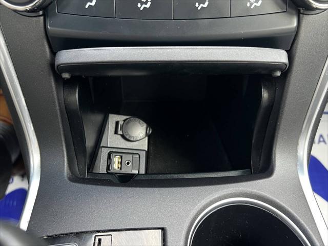 Photo of 2017 Gray Toyota Camry