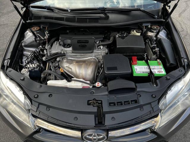 Photo of 2017 Gray Toyota Camry