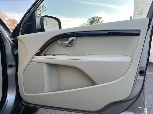Photo of 2015 Twilight Bronze Metallic Volvo XC70
