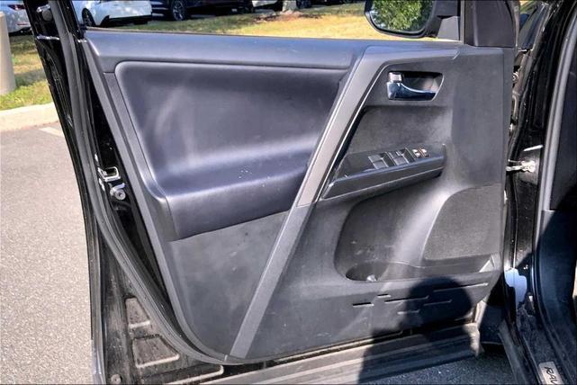 Photo of 2018 Black Toyota RAV4