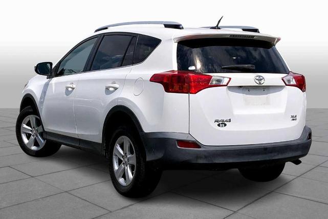 Photo of 2014 Super White Toyota RAV4