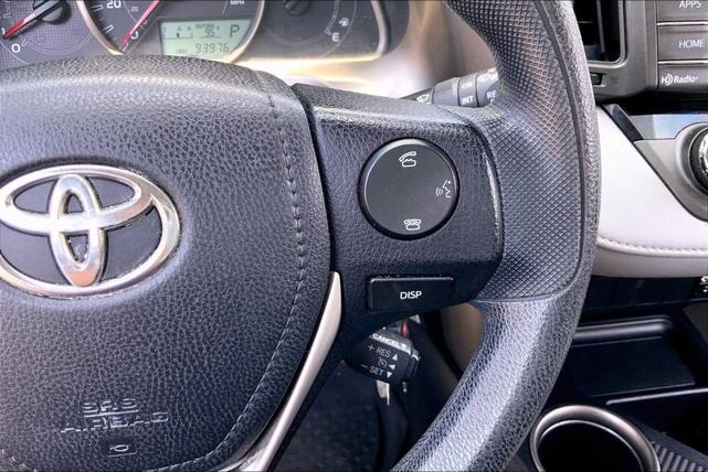 Photo of 2014 Super White Toyota RAV4