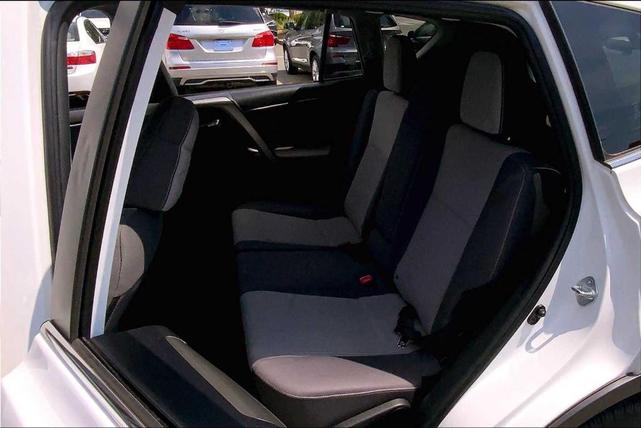 Photo of 2014 Super White Toyota RAV4
