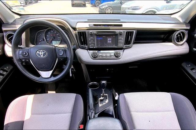 Photo of 2014 Super White Toyota RAV4